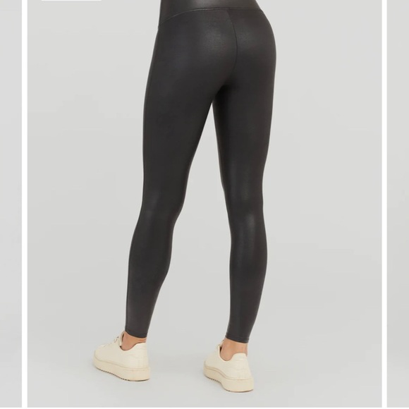 Spanx Faux leather legging “Petite” Size: L 🆕 - Picture 2 of 7